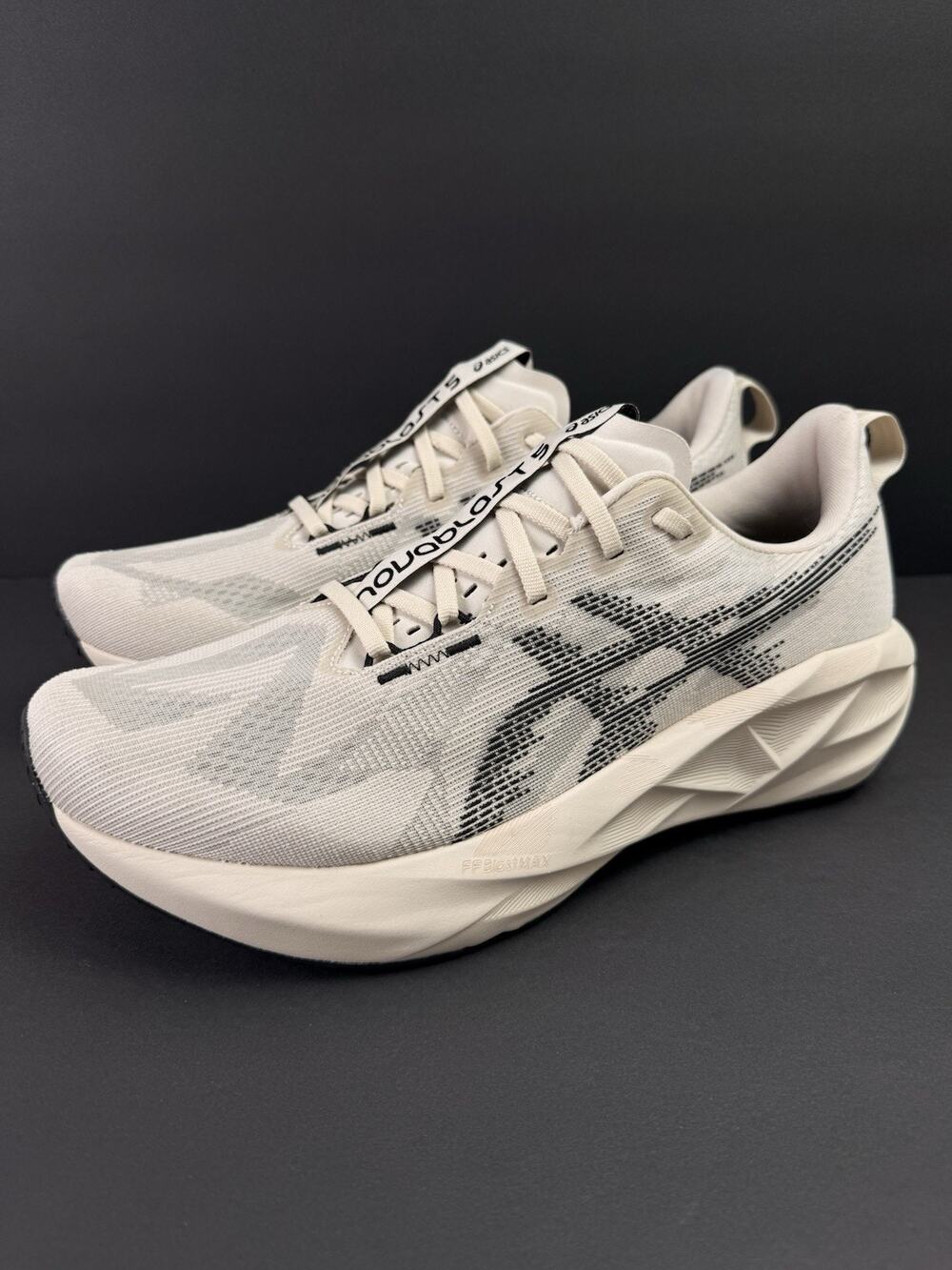ASICS Novablast 5 Men’s 11.5 Oatmeal Black Running Athletic Shoes